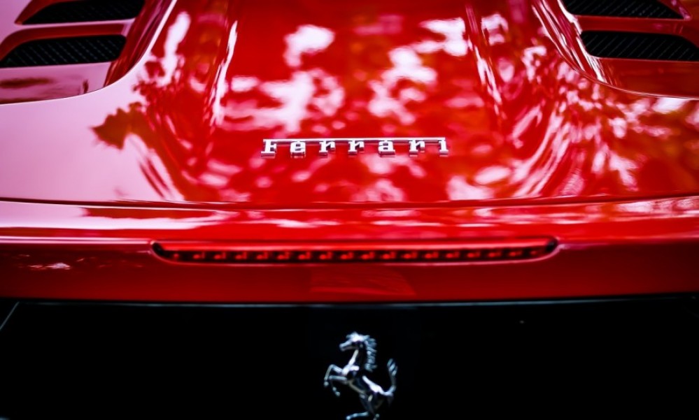 Quelles caractéristiques rendent la Ferrari FXX K si singulière ?